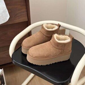 UGG Women's Classic Ultra Platform Chestnut